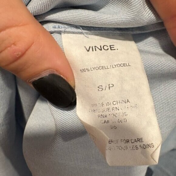 🌟Vince. 🌟 Blue quarter Button down Blouse - Small - Picture 6 of 7